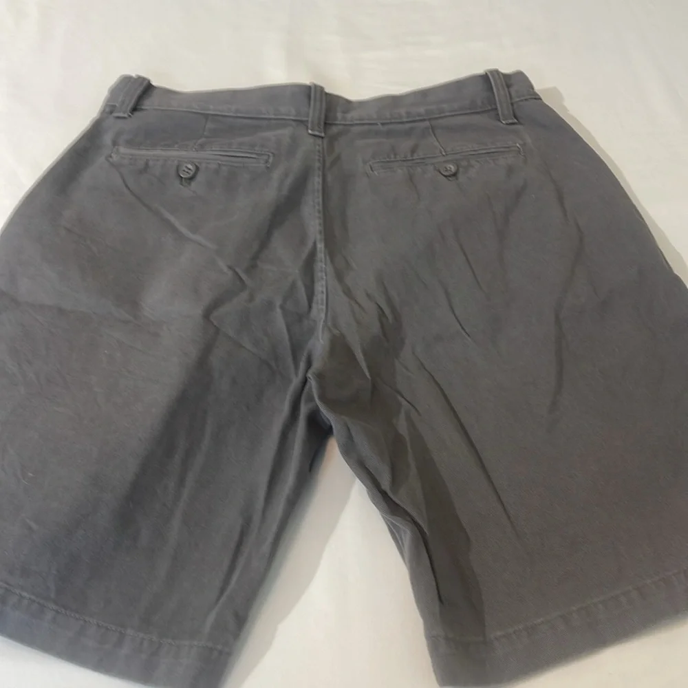 EDDIE BAUER MENS SHORTS, SIZE 32, VERY GOOD CONDITION, PREOWNED